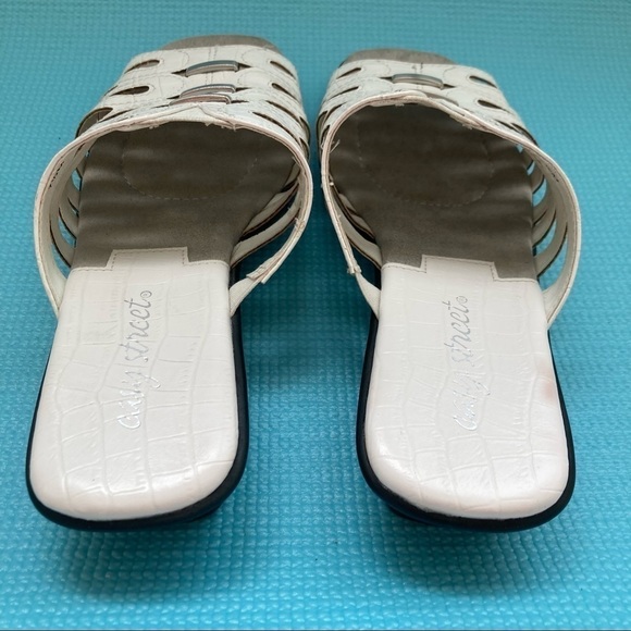 Easy Street Raelyn wedges Womans 7.5 White slides - Picture 4 of 8
